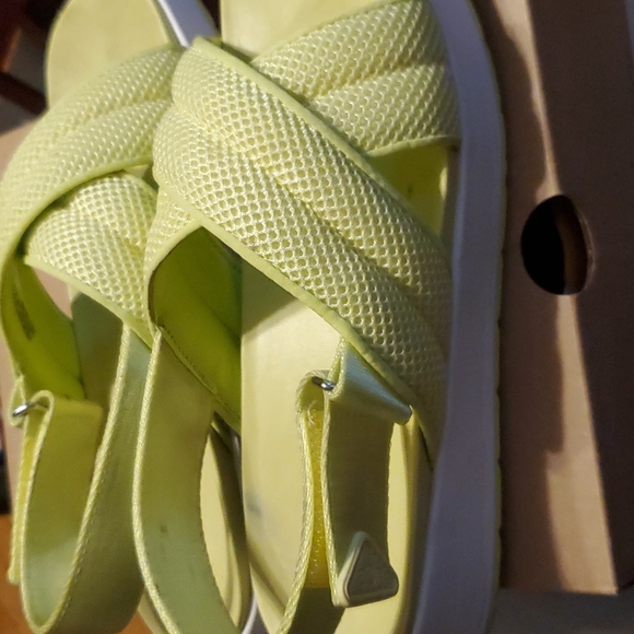 Ugg Sandals - Picture 4 of 4